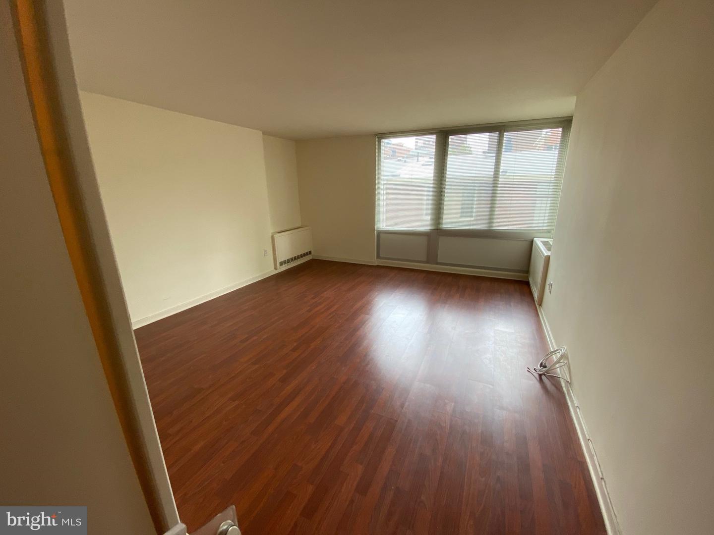 604 S WASHINGTON SQ #118 Property Photo 1