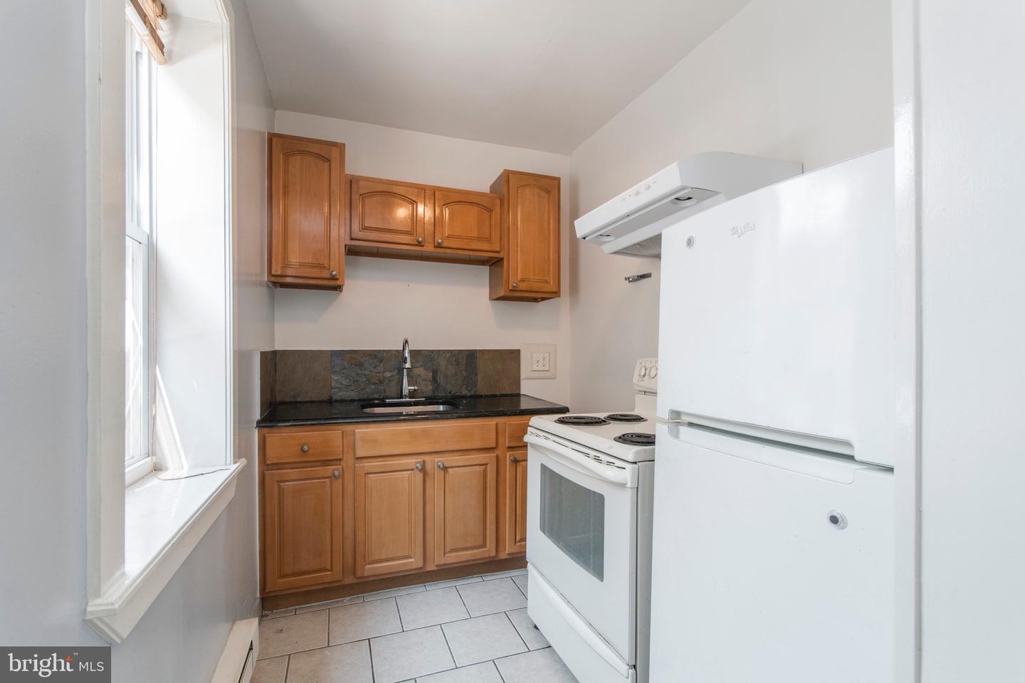 513 W Girard Ave #2r Property Photo 6