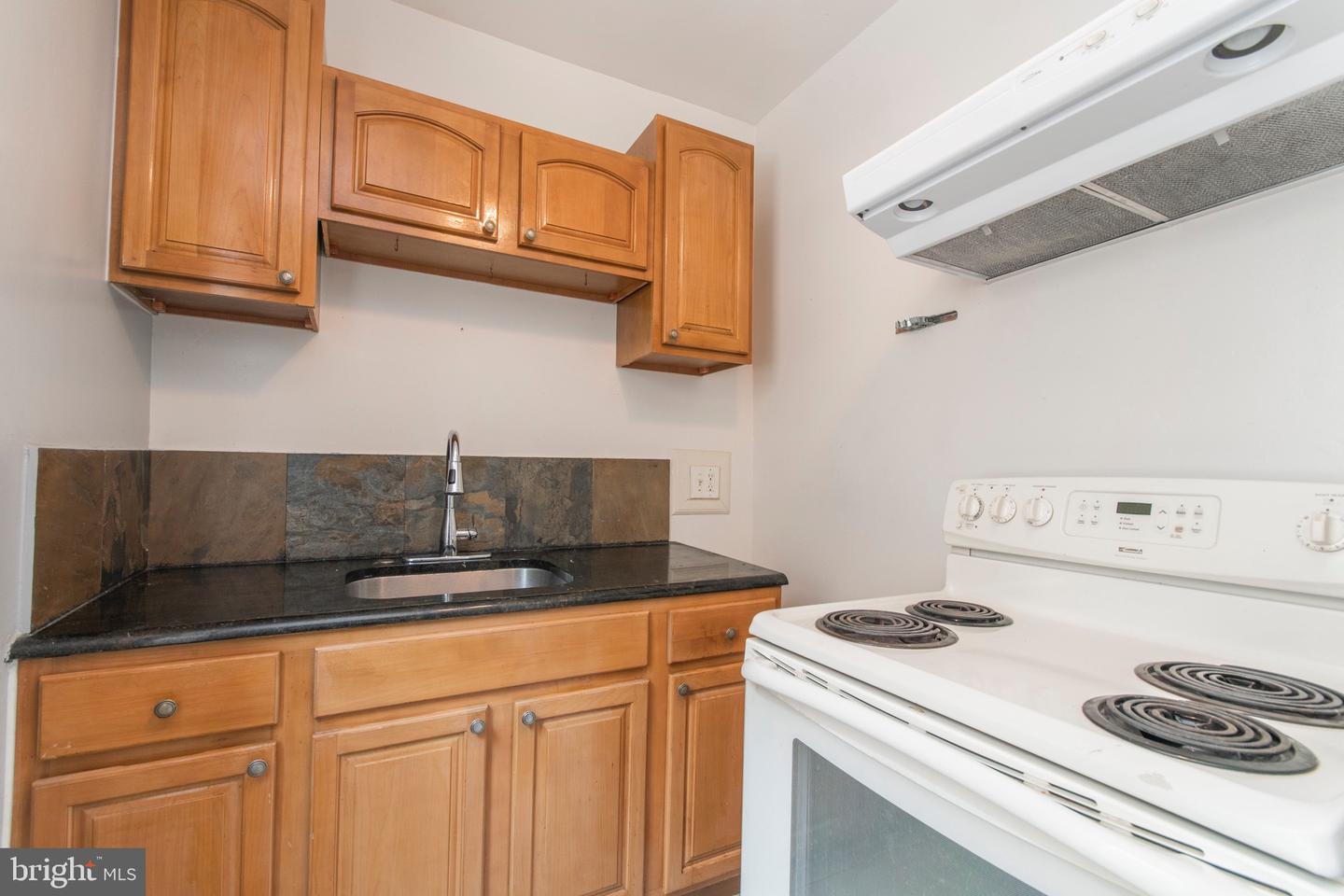 513 W Girard Ave #2r Property Photo 7