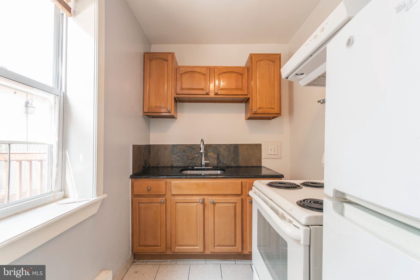 513 W Girard Ave #2r Property Photo 8