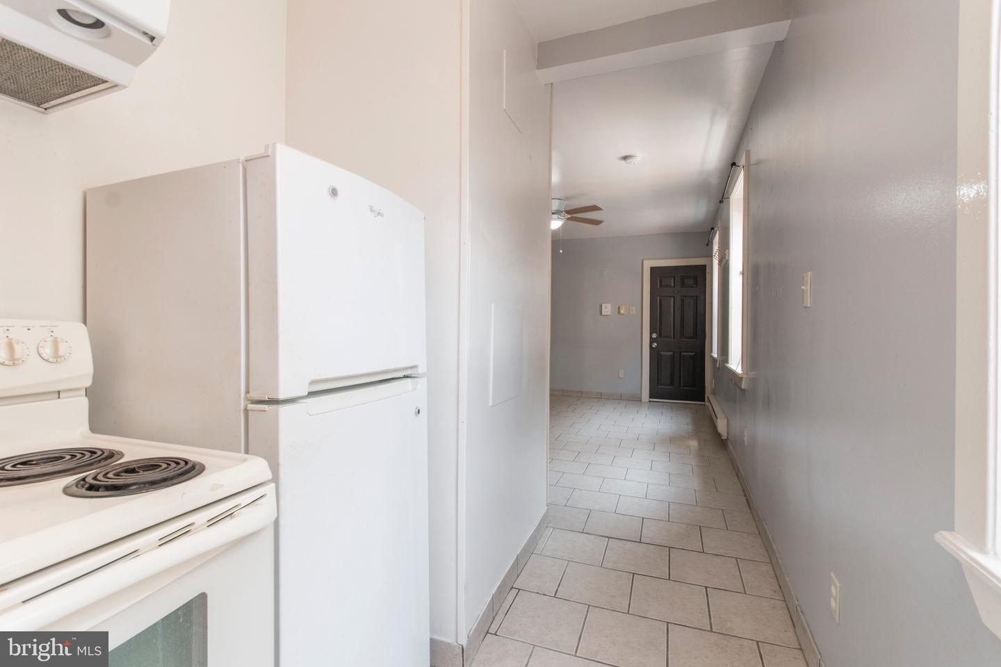 513 W Girard Ave #2r Property Photo 9