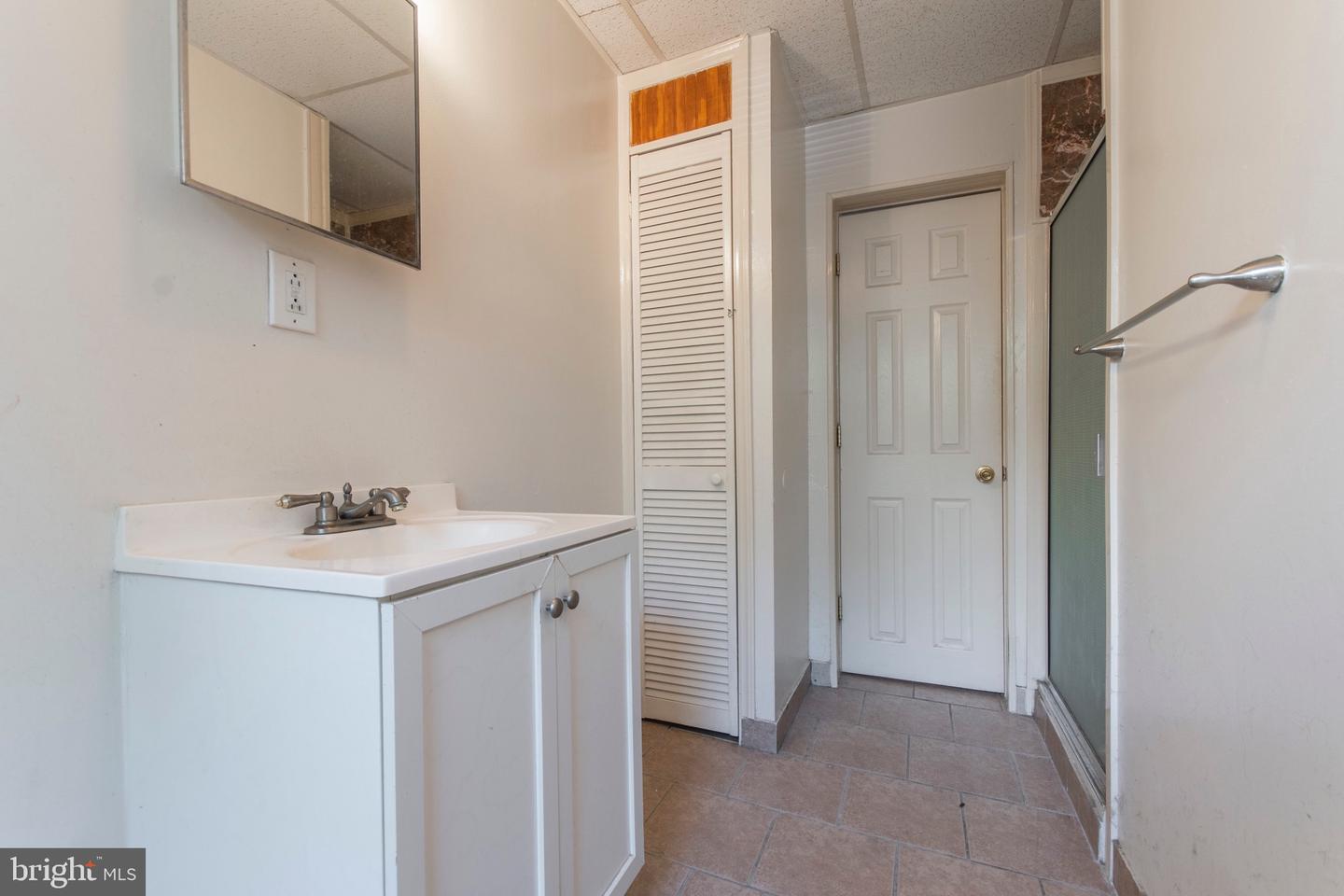 513 W Girard Ave #2r Property Photo 11