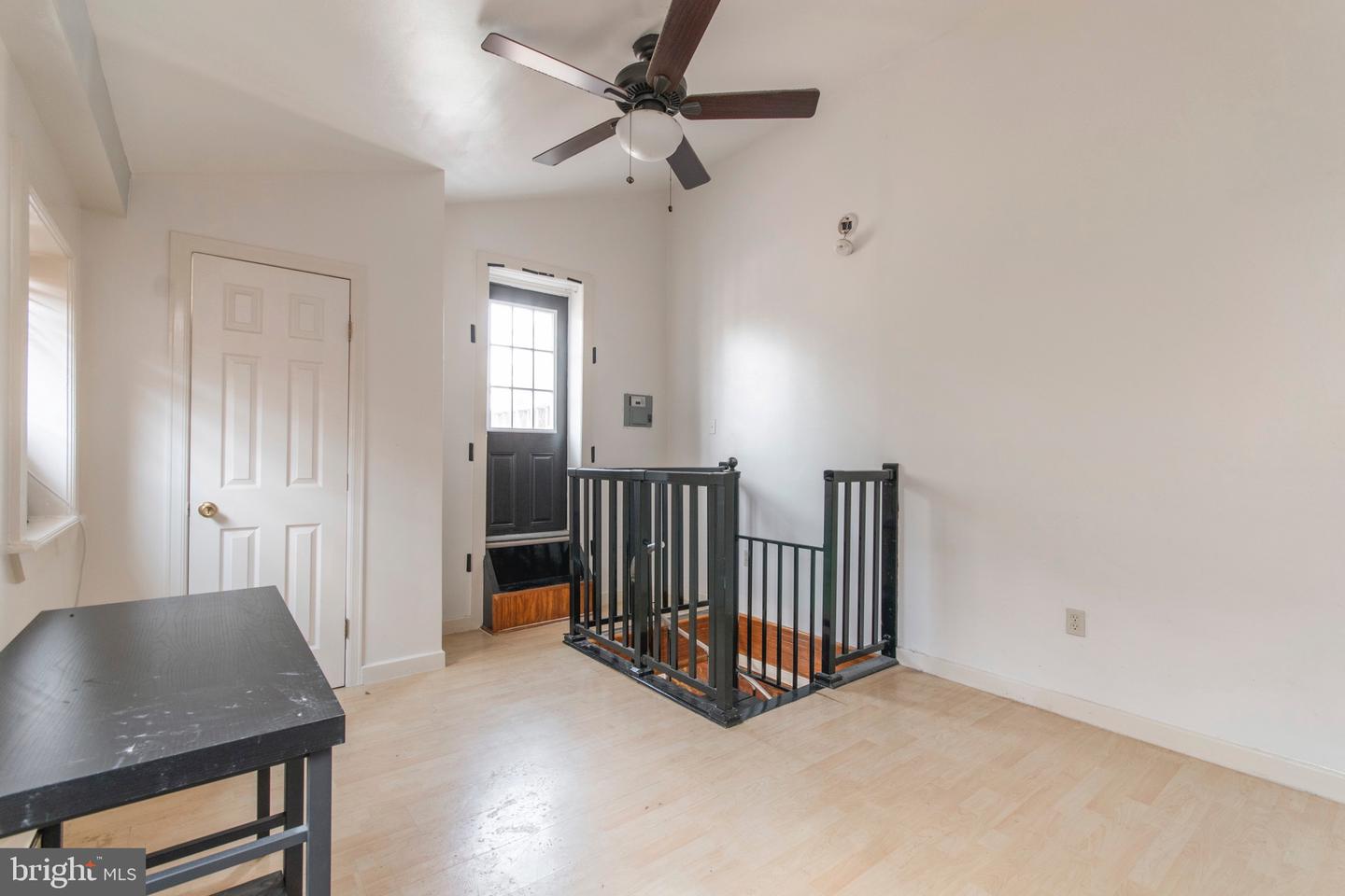 513 W Girard Ave #2r Property Photo 13