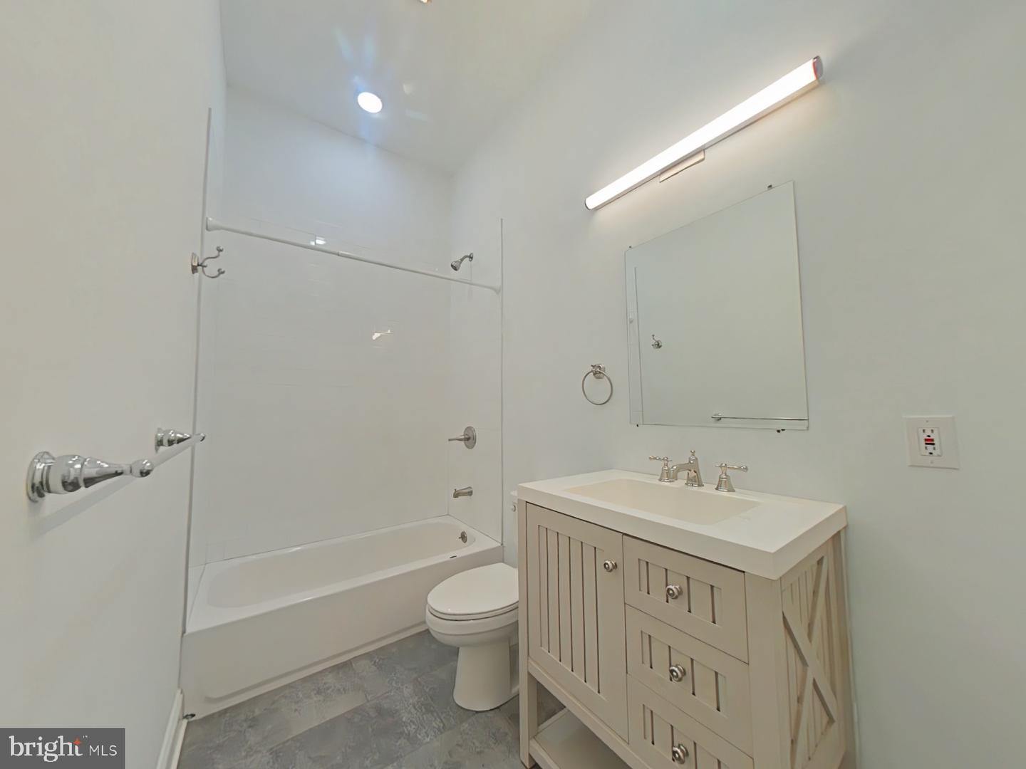 3228 W Diamond St #5 Property Photo 19