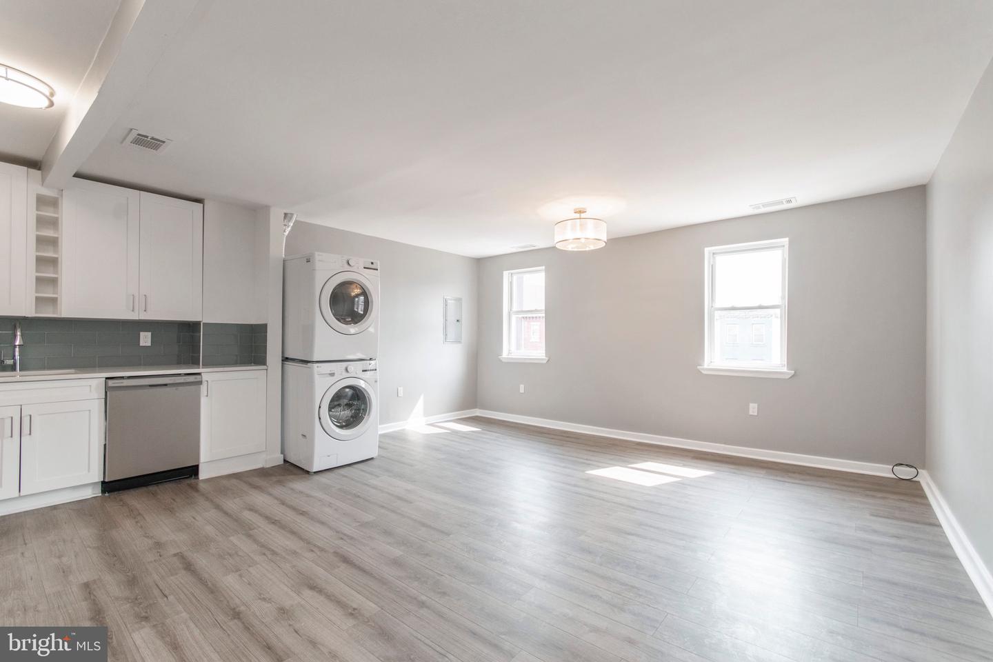 515 W Girard Ave #3f Property Photo 4