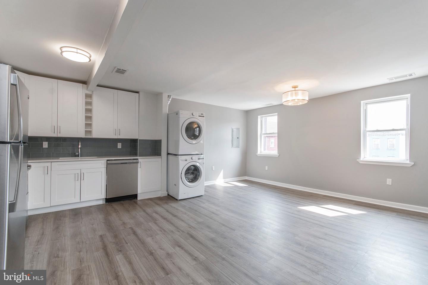 515 W Girard Ave #3f Property Photo 5
