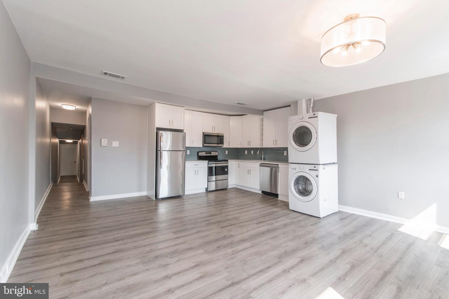 515 W Girard Ave #3f Property Photo 6