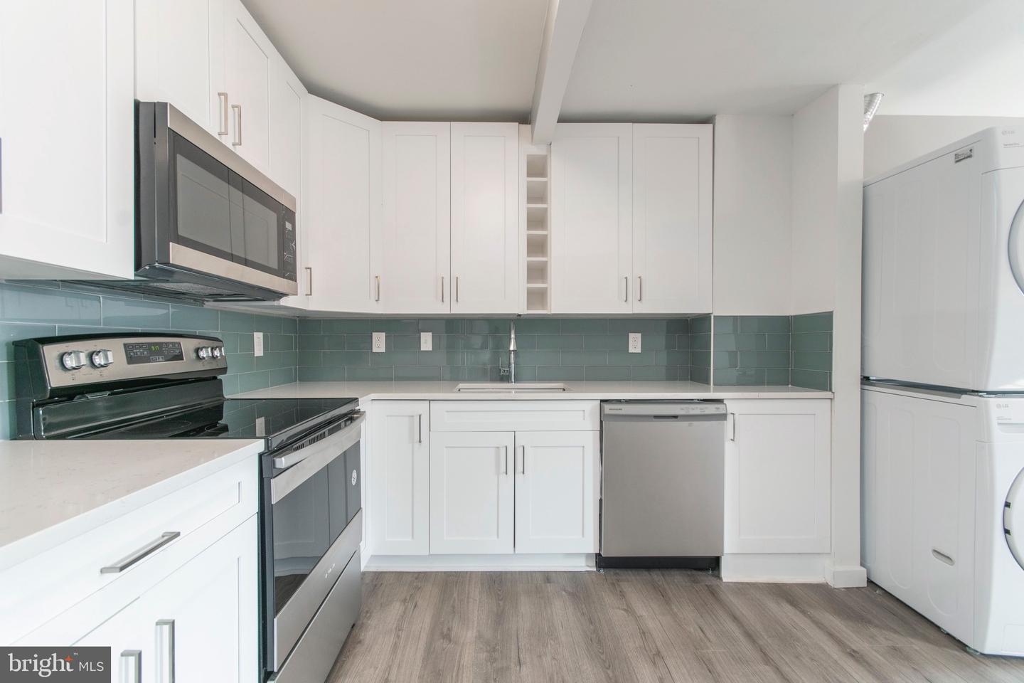 515 W Girard Ave #3f Property Photo 7