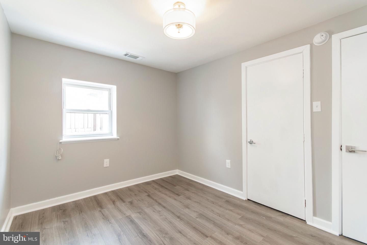 515 W Girard Ave #3f Property Photo 9