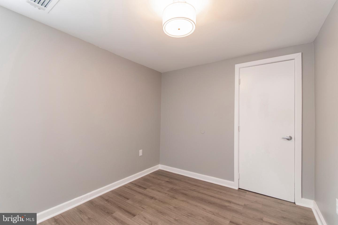 515 W Girard Ave #3f Property Photo 12