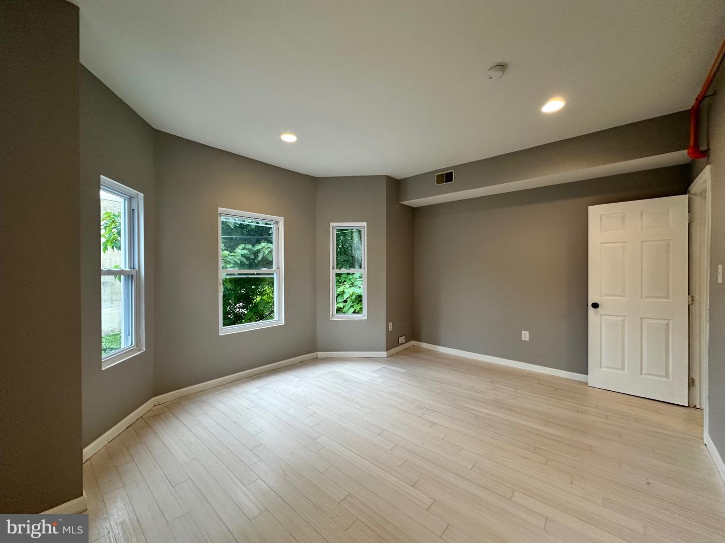 1919 W Diamond St #2 Property Photo 7