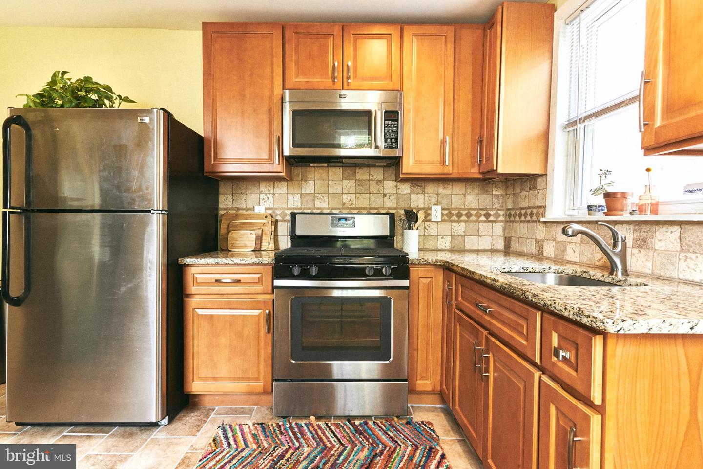 2426 E Indiana Ave Property Photo 8