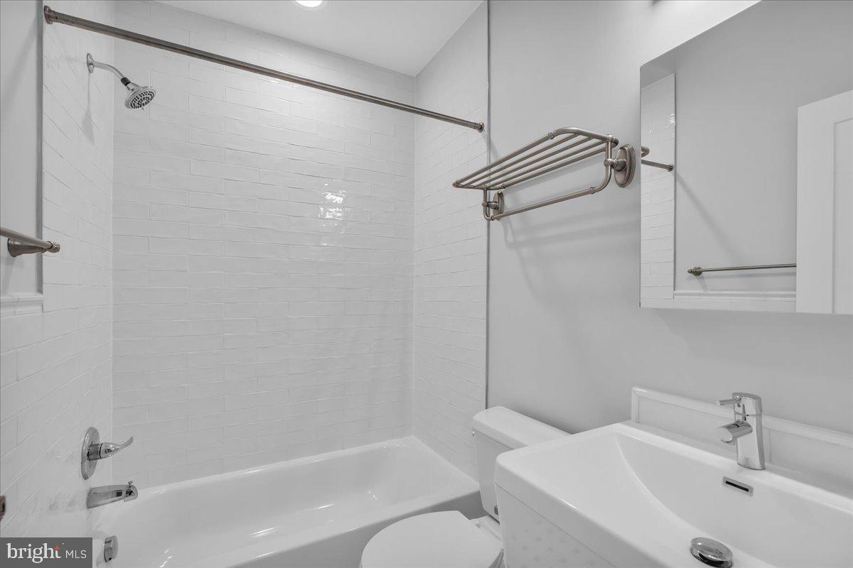 144 Levering St Property Photo 17
