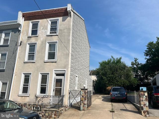 164-66 EAST ST Property Photo 1