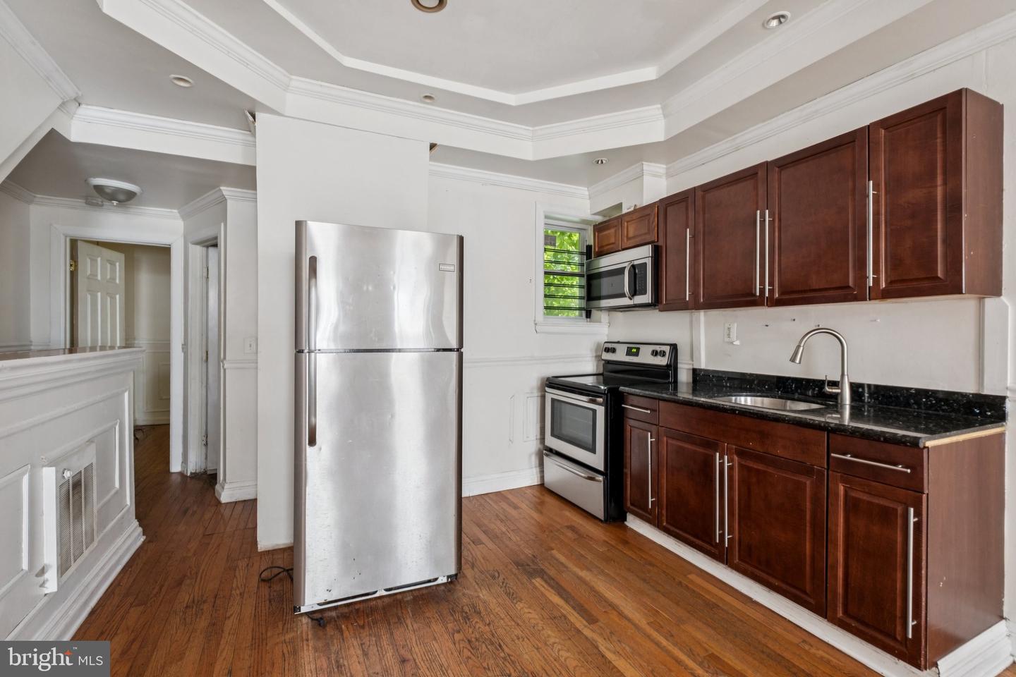 2021 N Gratz St Property Photo 3