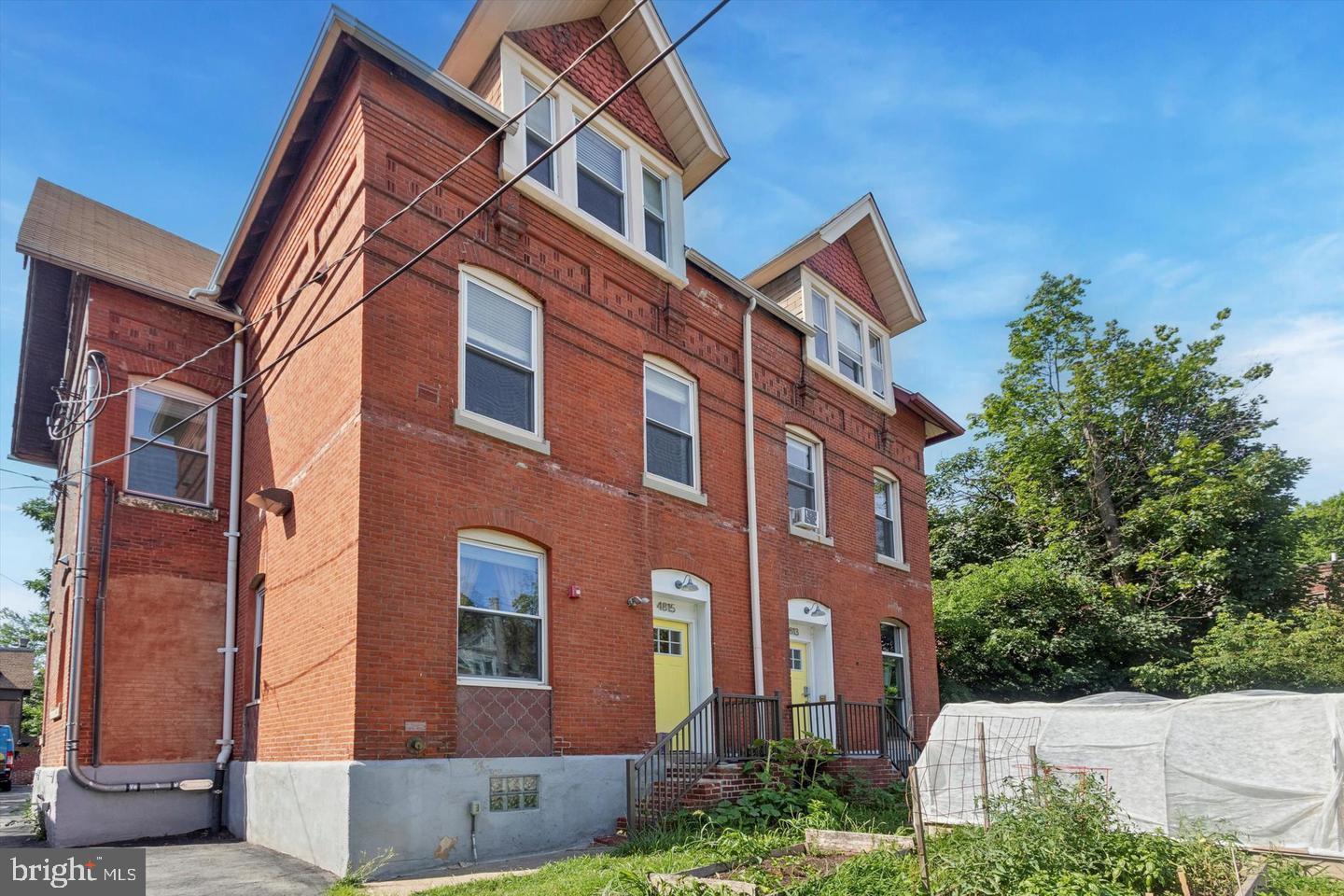 4813-15 Chester Ave Property Photo 3