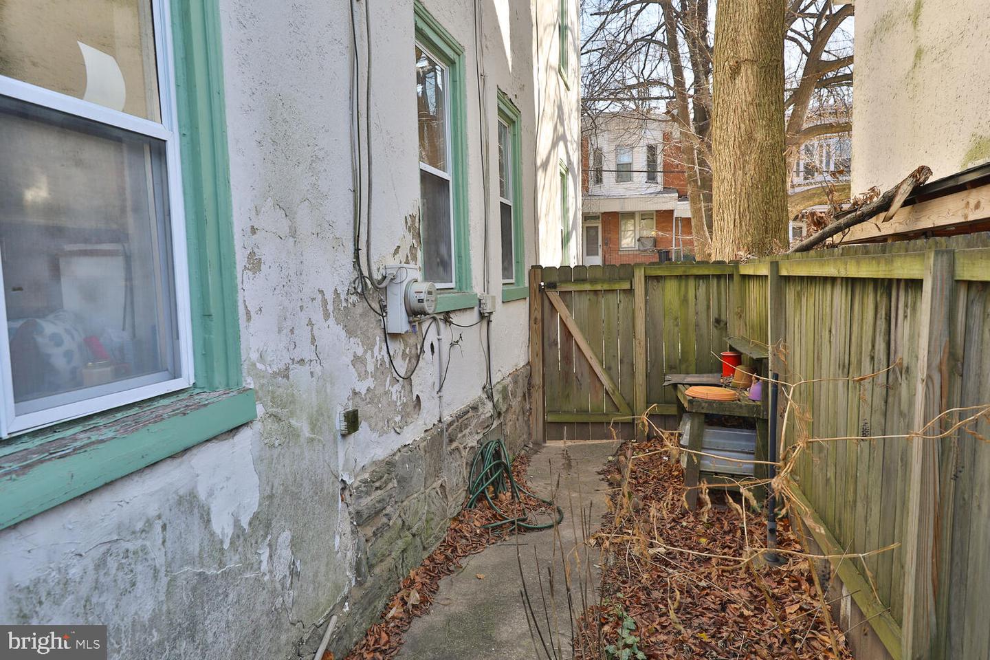 113 W Durham St Property Photo 3