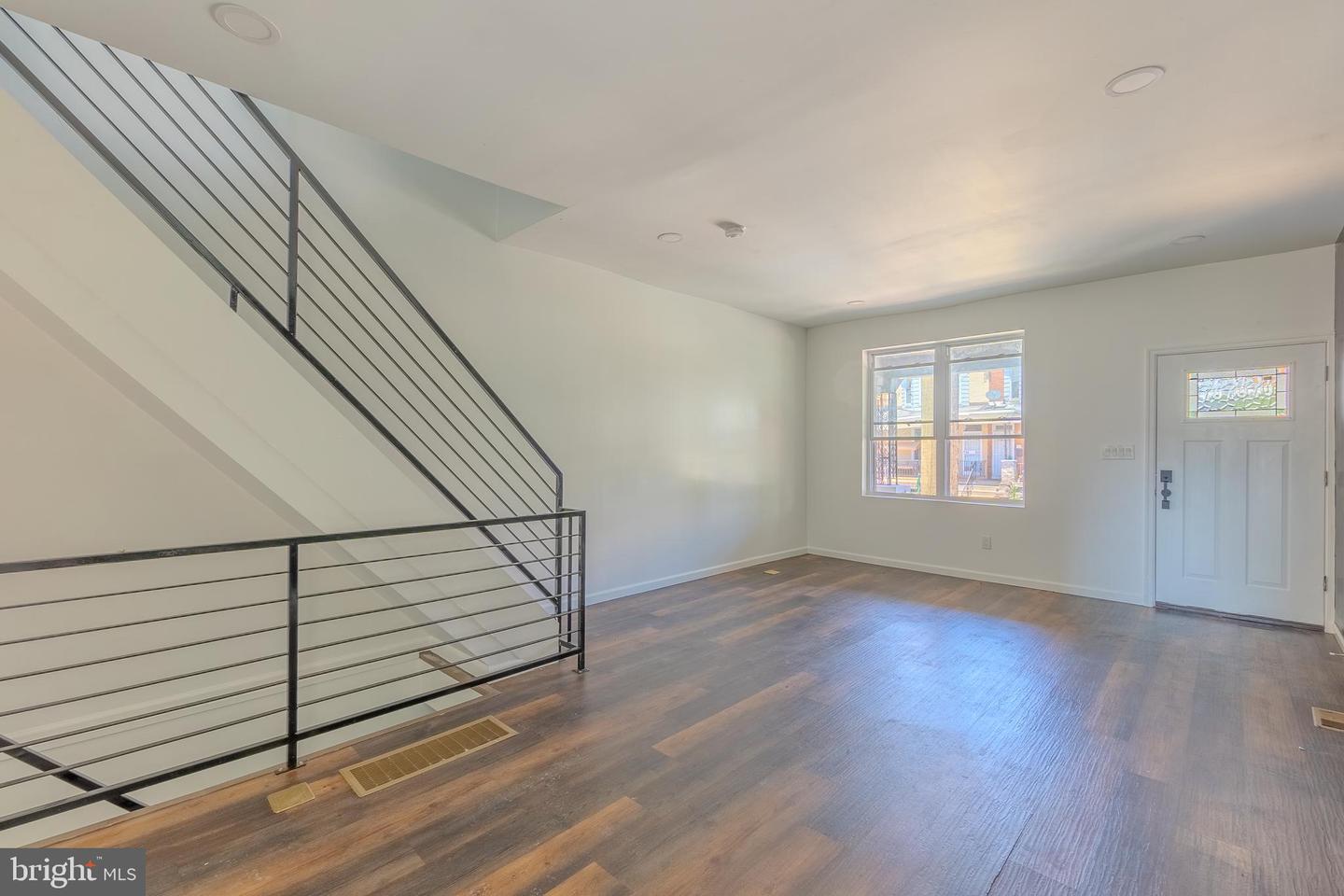 5512 Locust St Property Photo 8