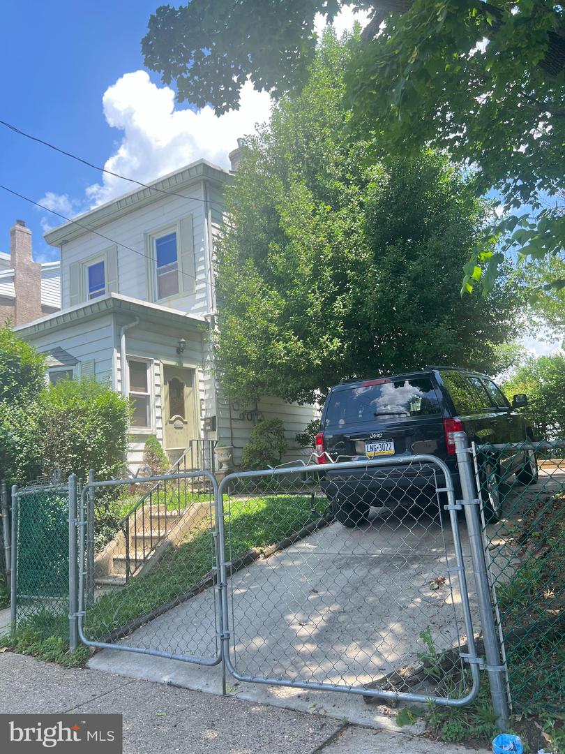 4425 E HOWELL ST Property Photo 1