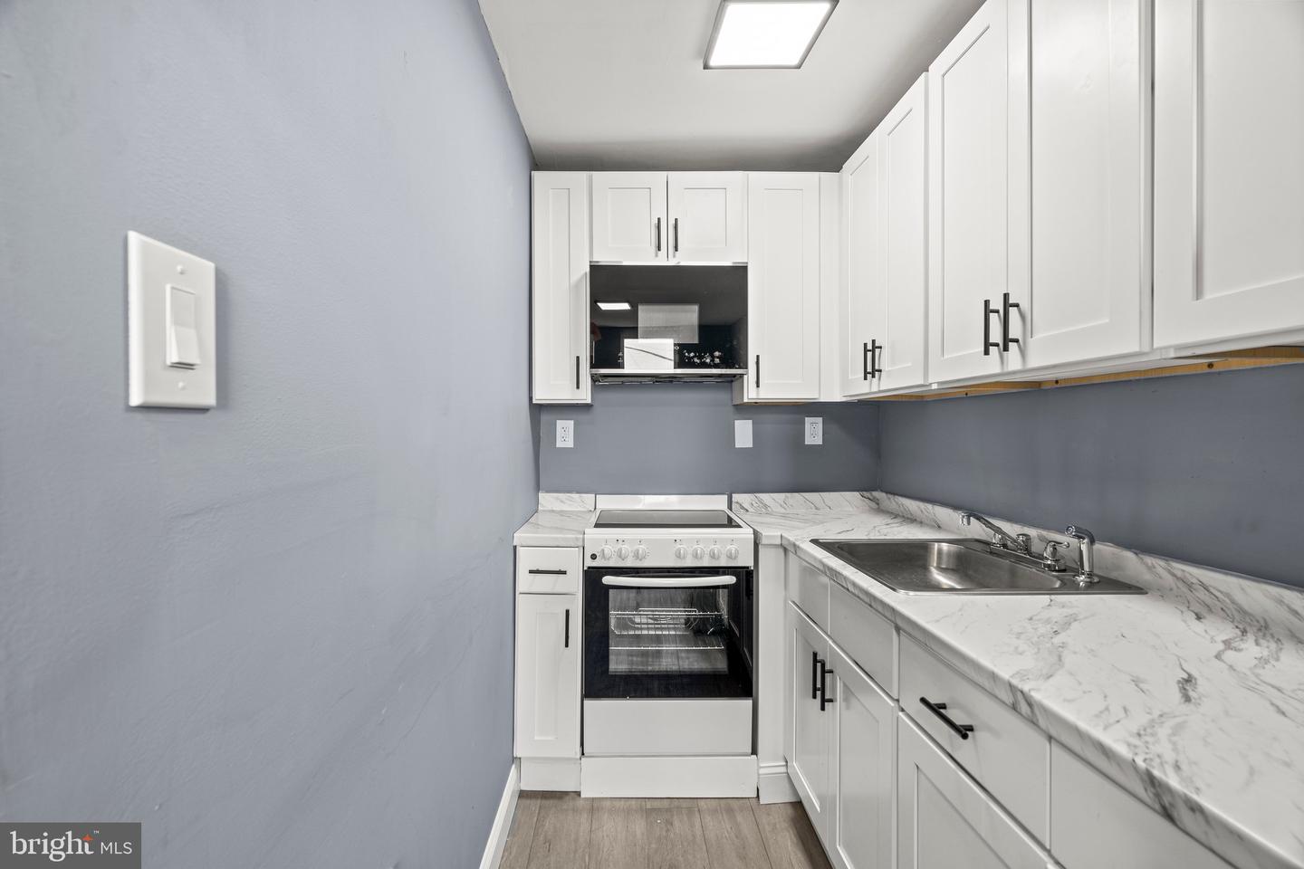 6401 Saybrook Ave Property Photo 10