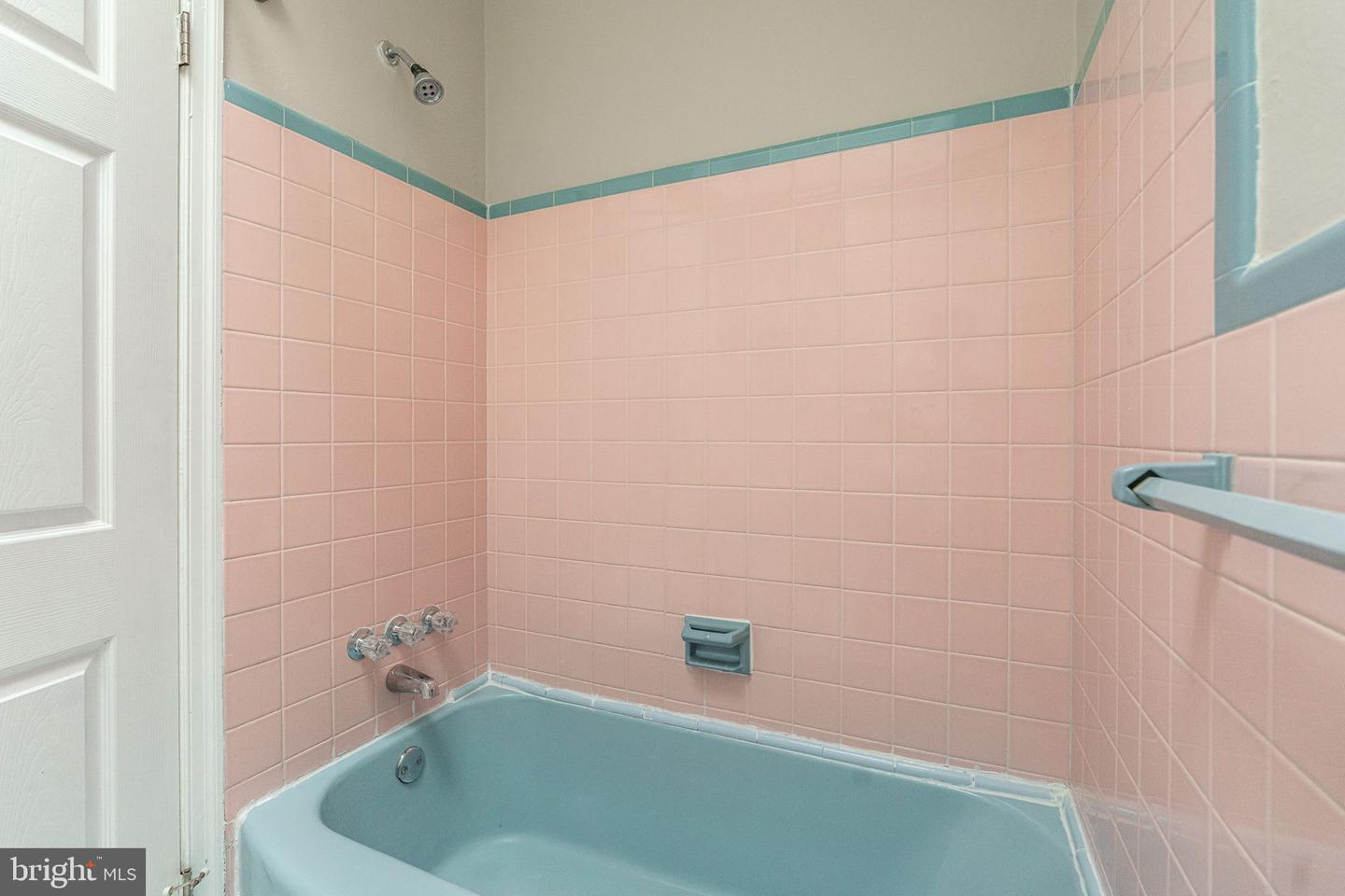 8300 Gilbert St Property Photo 15