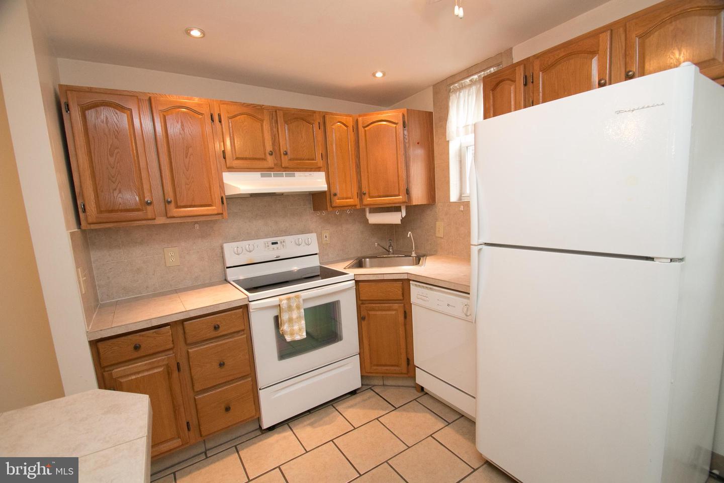2516 E Auburn St Property Photo 4
