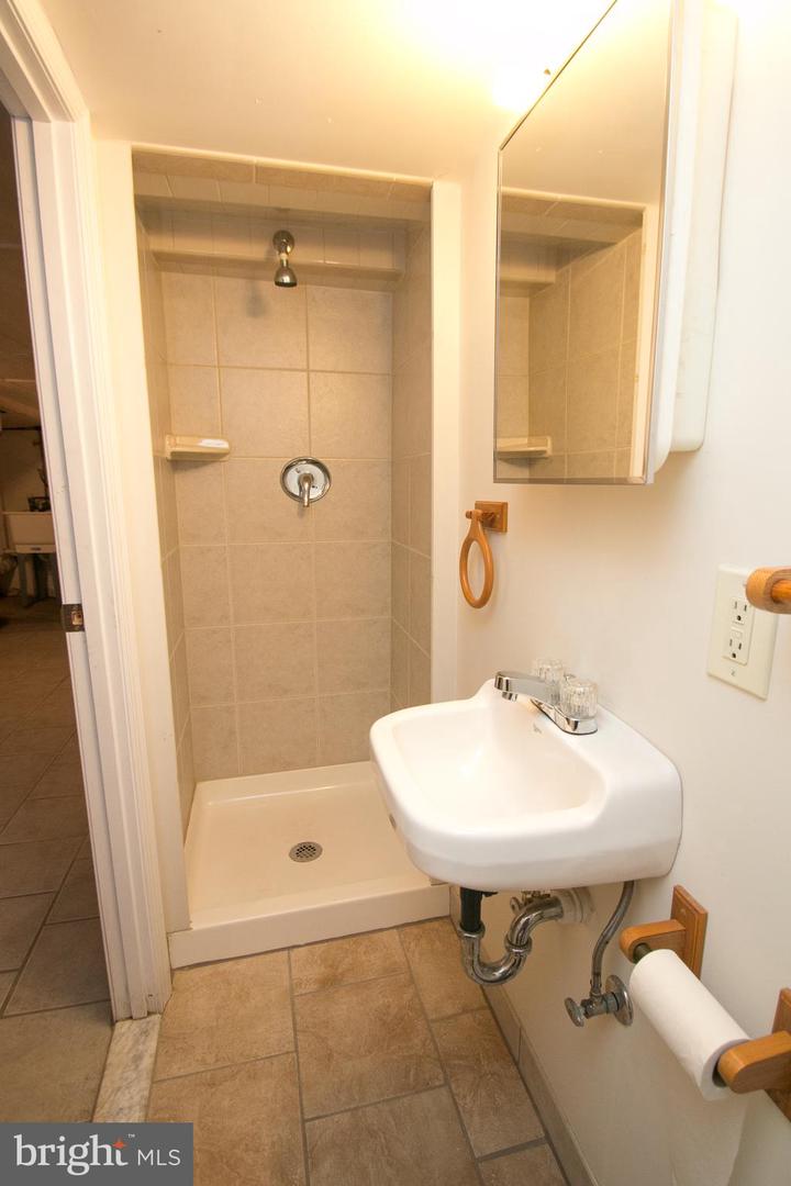 2516 E Auburn St Property Photo 10