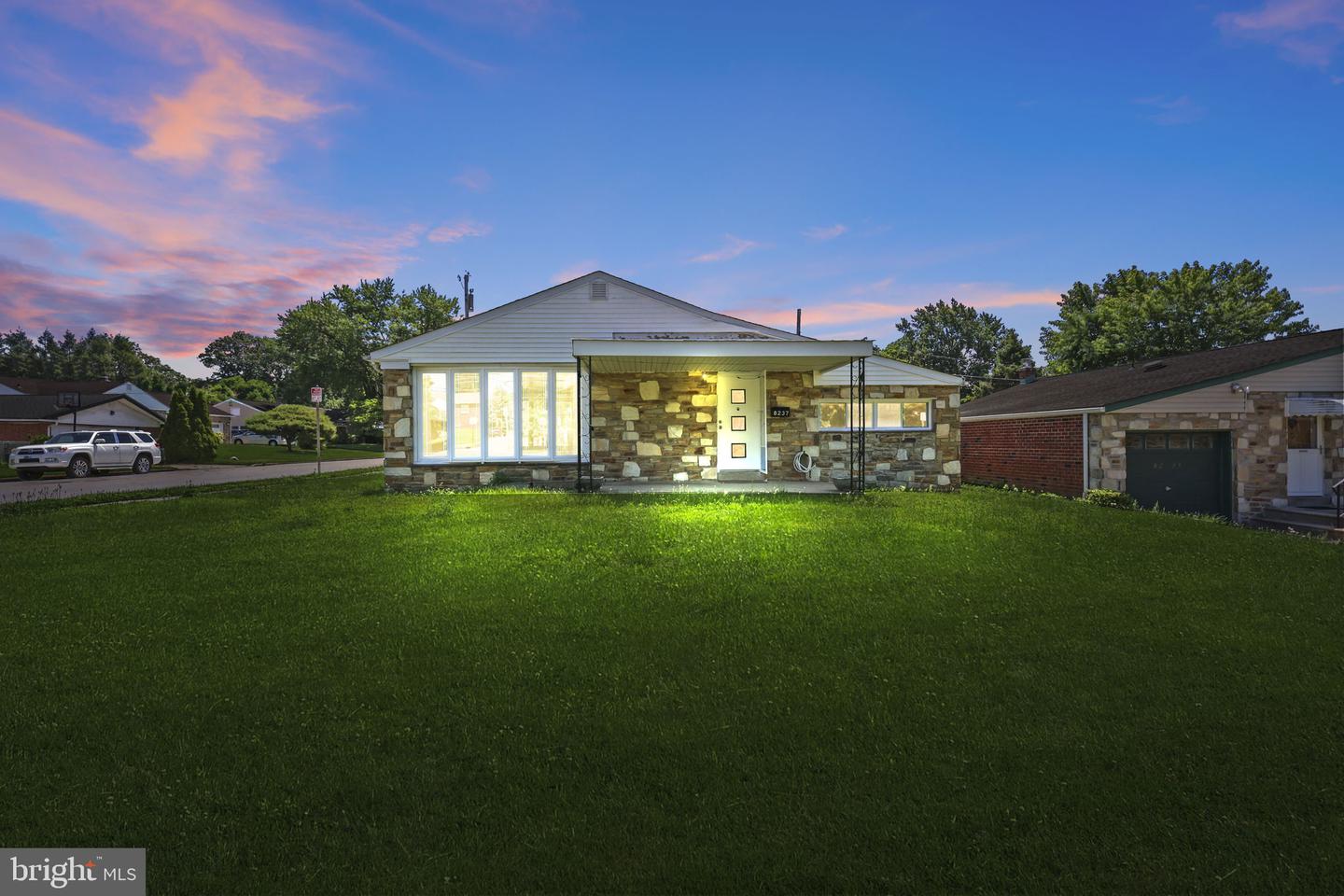 8237 Verree Rd Property Photo 1
