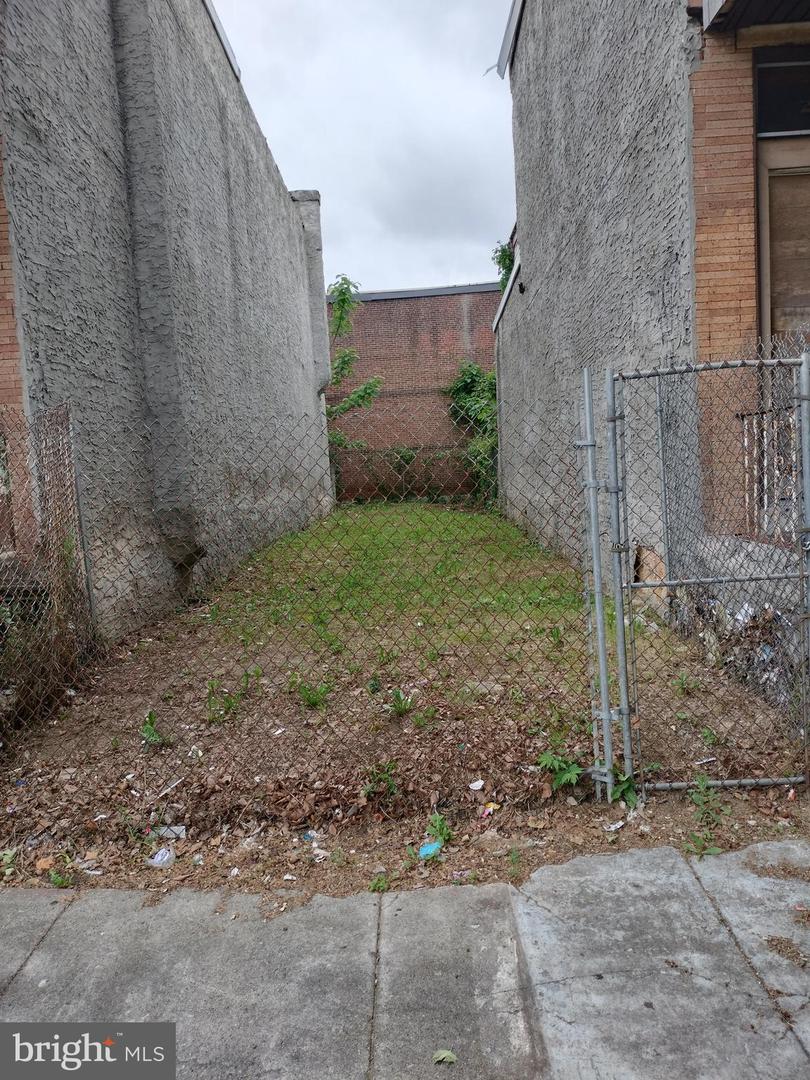 2919 W Lehigh Ave Property Photo 2