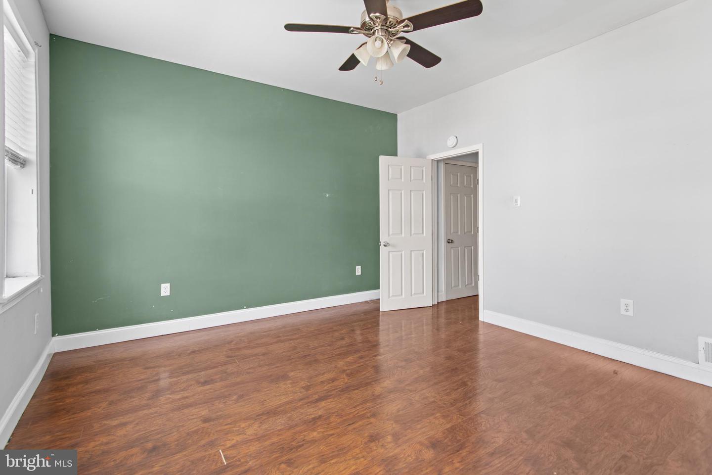 2528 E Somerset St Property Photo 11