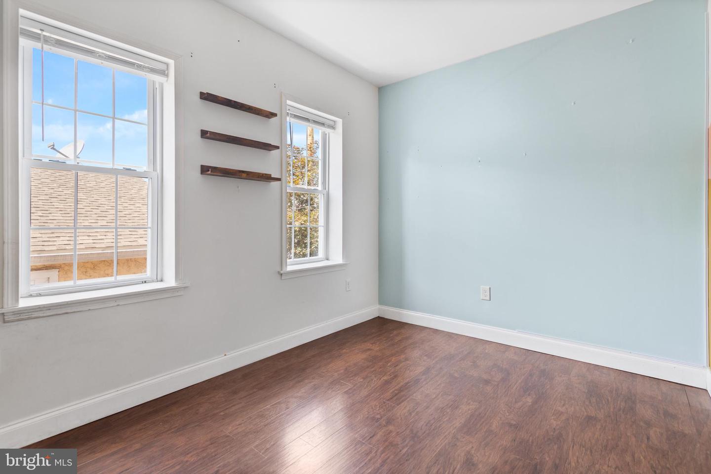 2528 E Somerset St Property Photo 12