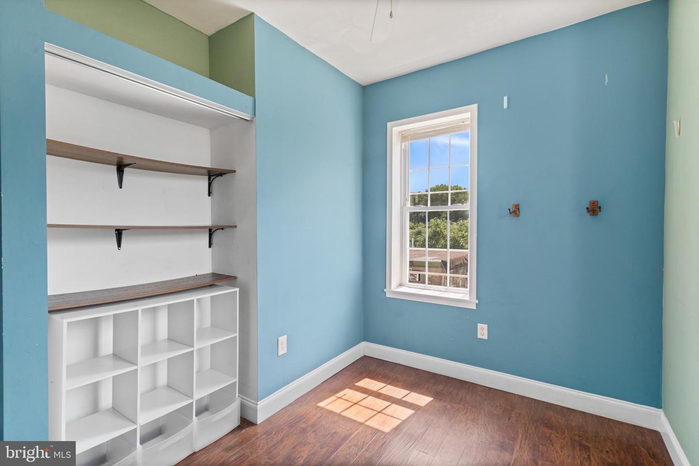 2528 E Somerset St Property Photo 15