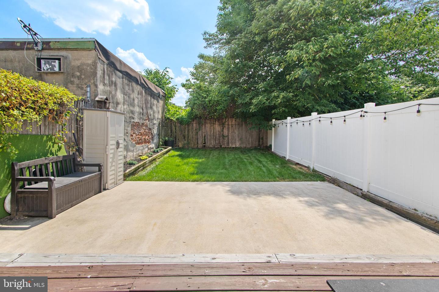 2528 E Somerset St Property Photo 19