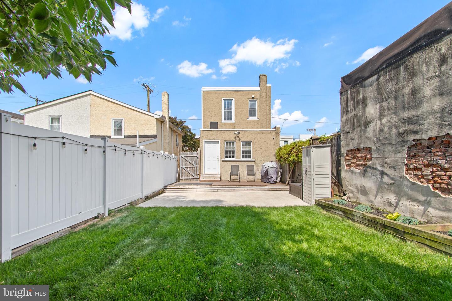 2528 E Somerset St Property Photo 21