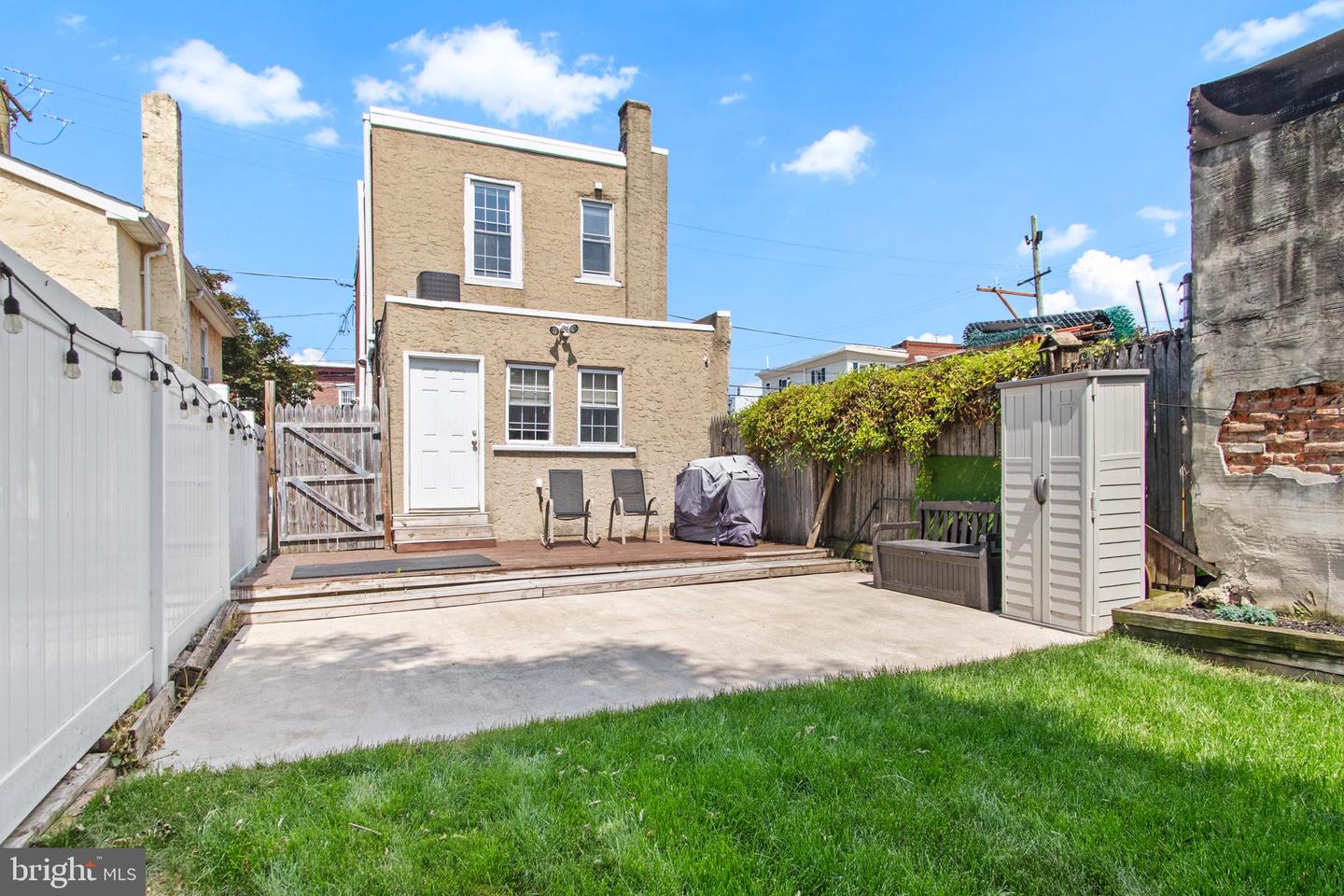 2528 E Somerset St Property Photo 23