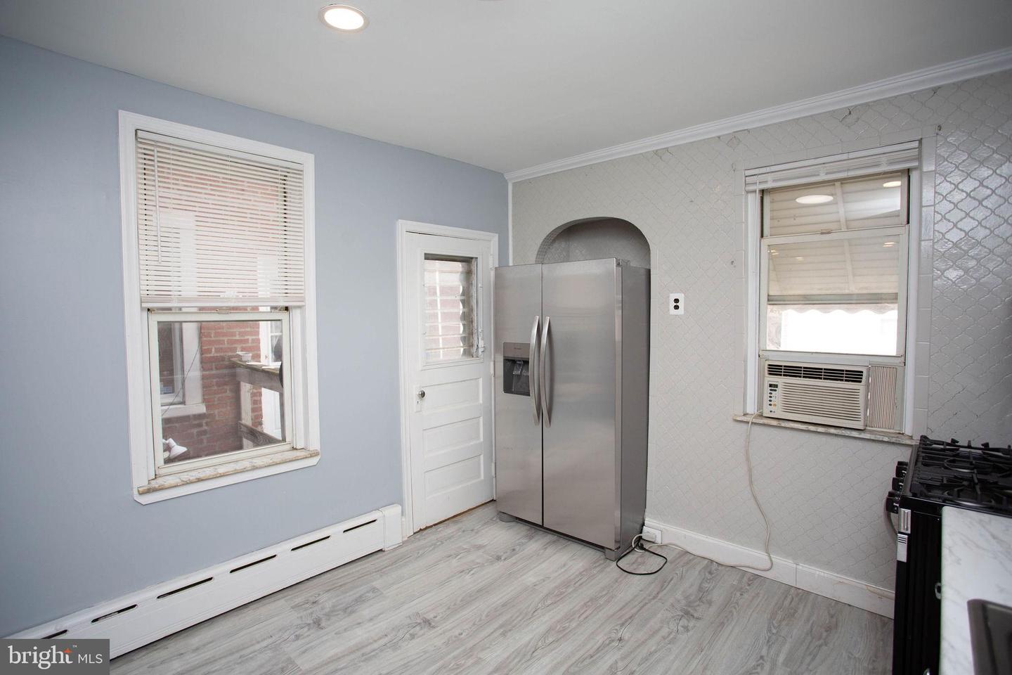 4066 Creston St Property Photo 9