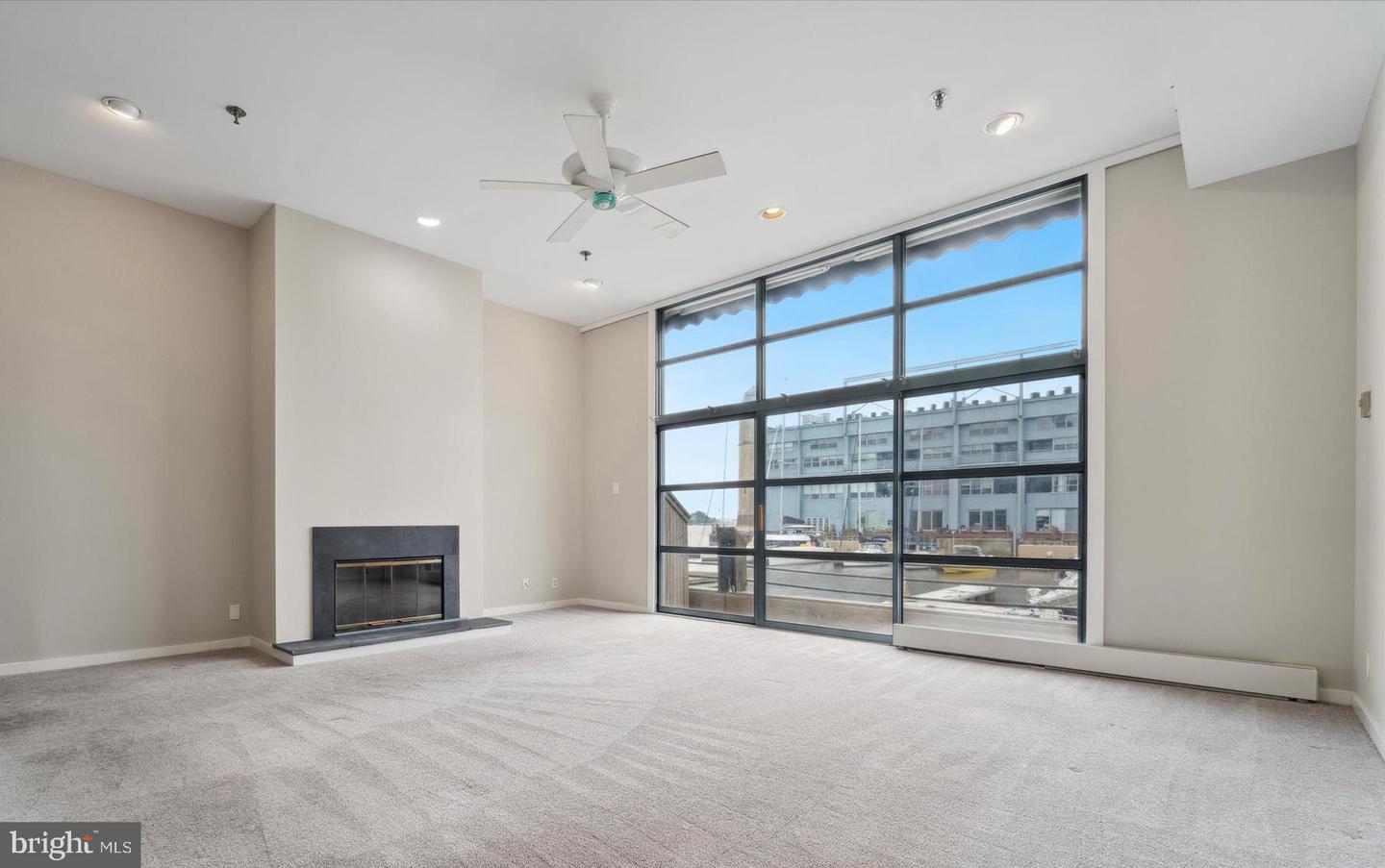 7 N Christopher Columbus Blvd #130 Property Photo 1