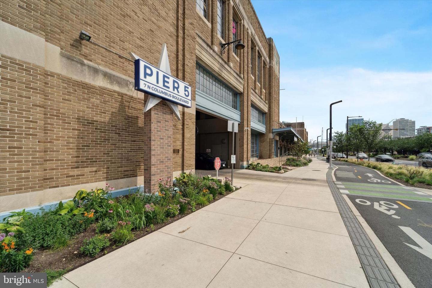 7 N Christopher Columbus Blvd #130 Property Photo 6