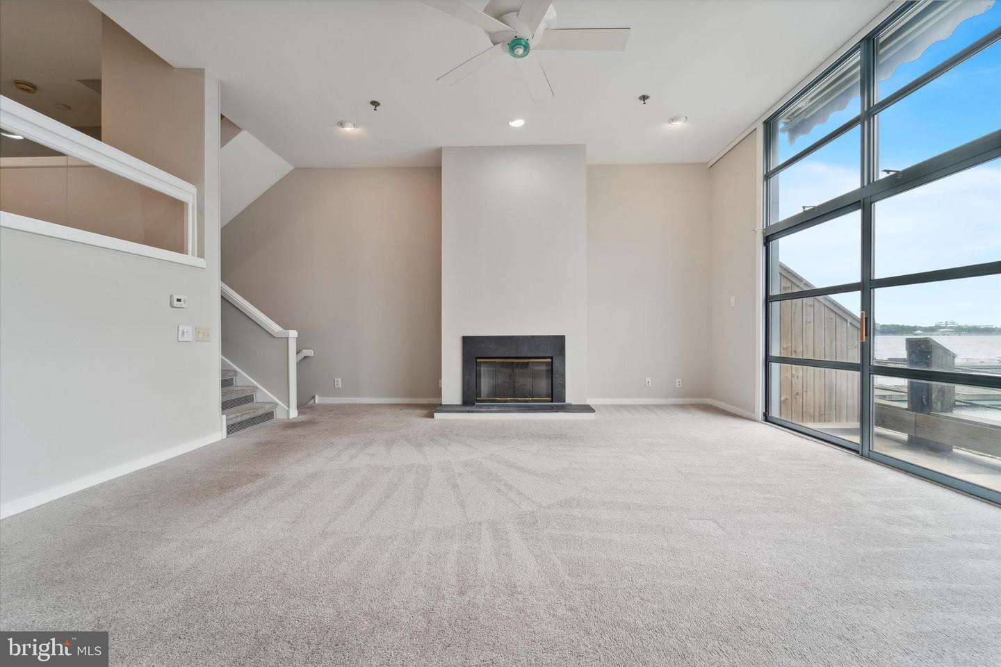 7 N Christopher Columbus Blvd #130 Property Photo 9