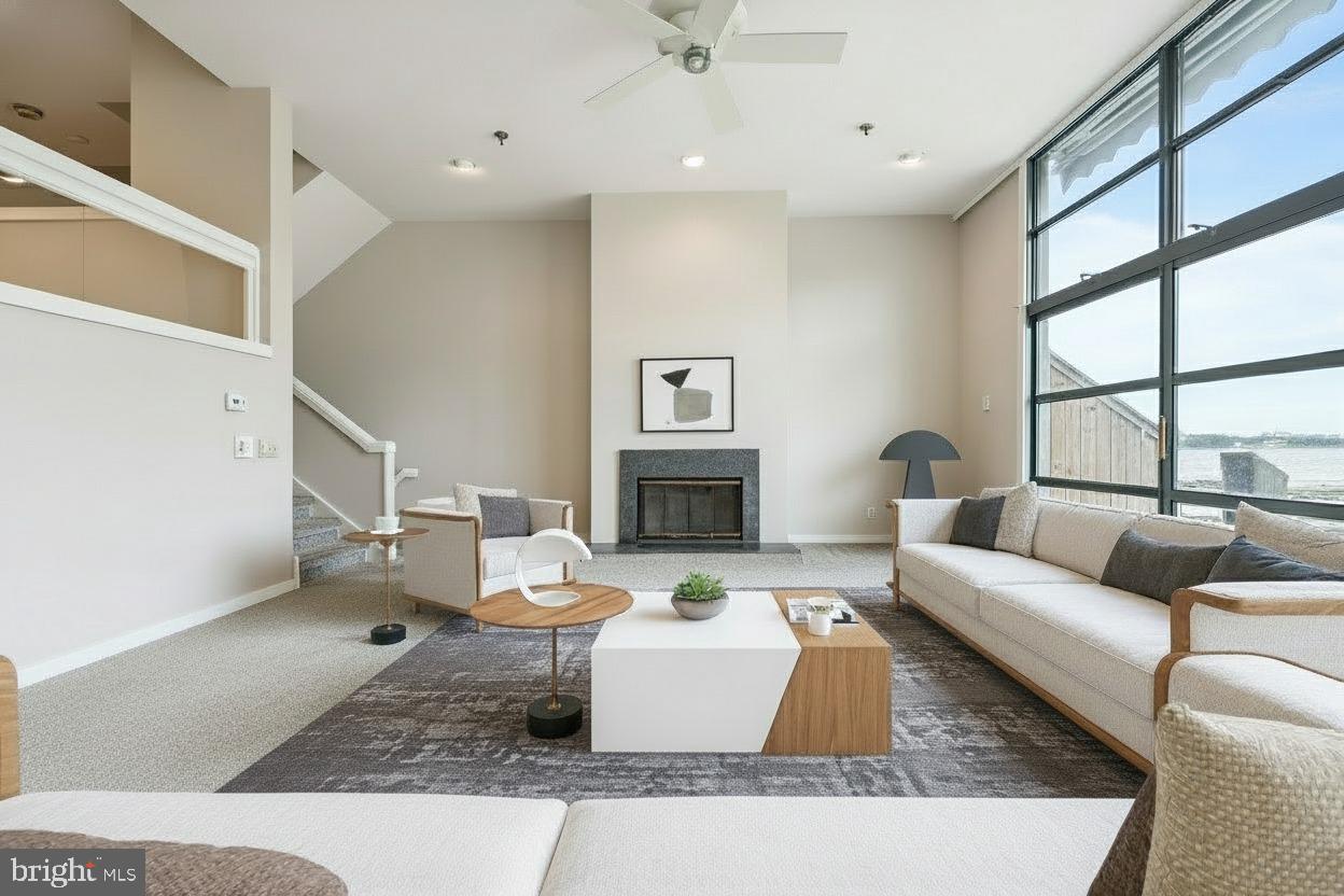 7 N Christopher Columbus Blvd #130 Property Photo 10