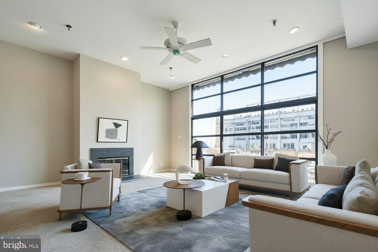 7 N Christopher Columbus Blvd #130 Property Photo 12
