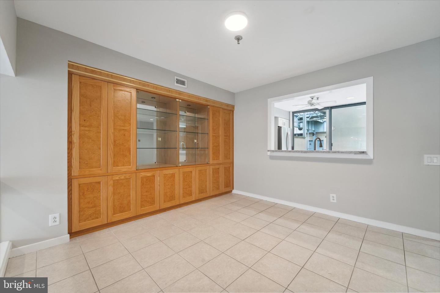 7 N Christopher Columbus Blvd #130 Property Photo 13