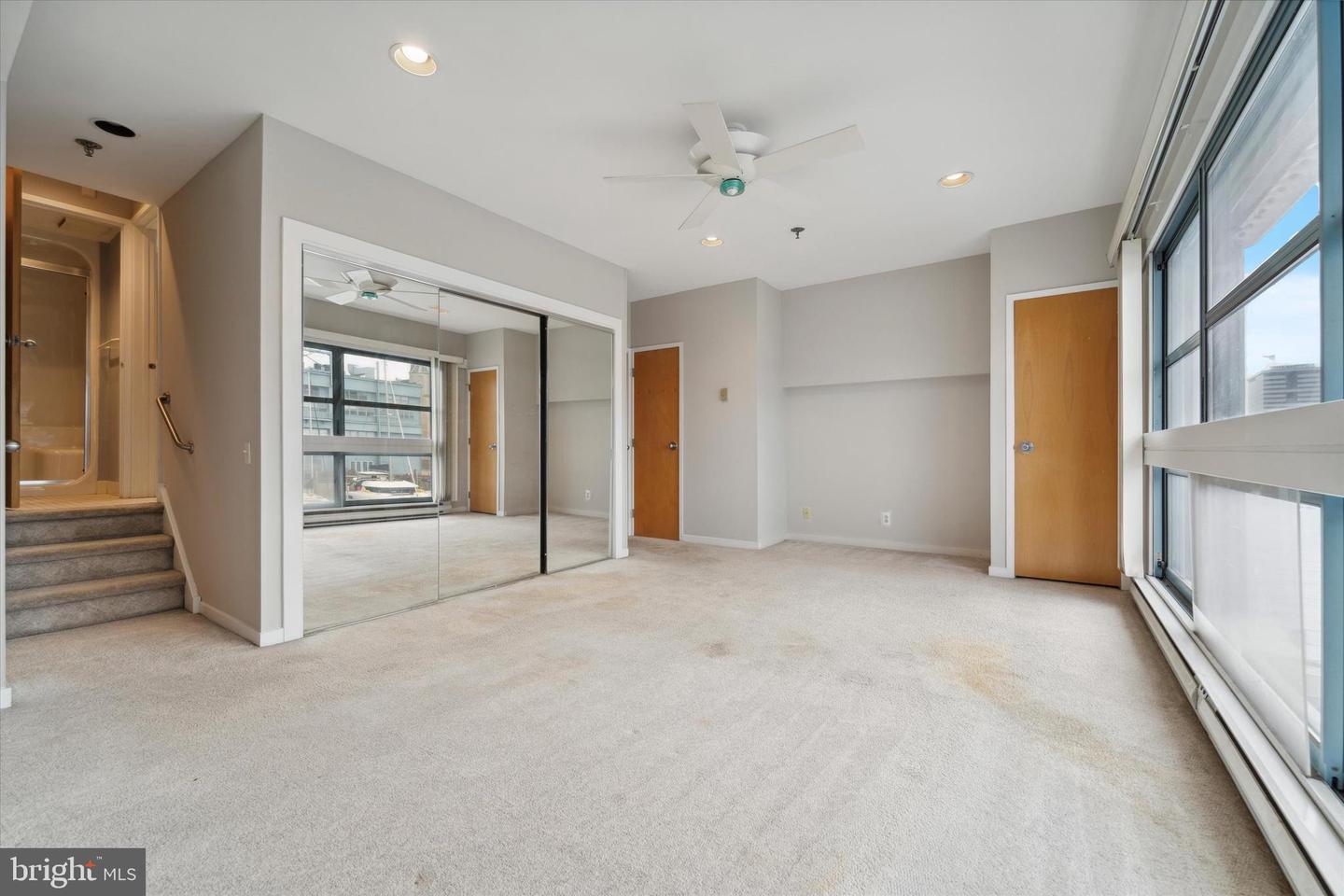7 N Christopher Columbus Blvd #130 Property Photo 25