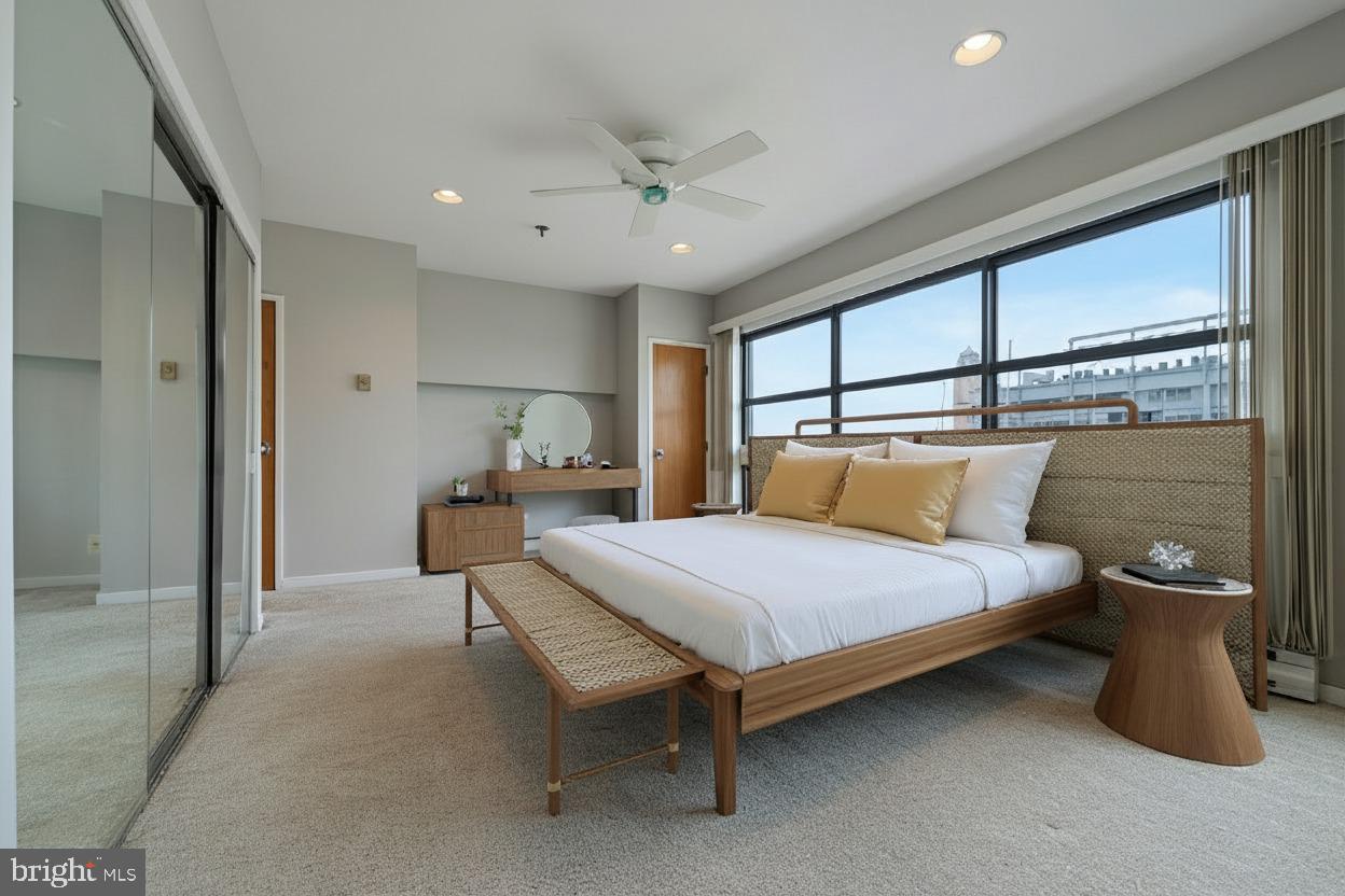 7 N Christopher Columbus Blvd #130 Property Photo 27