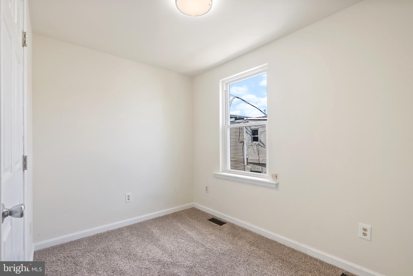 2251 Cross St Property Photo 9