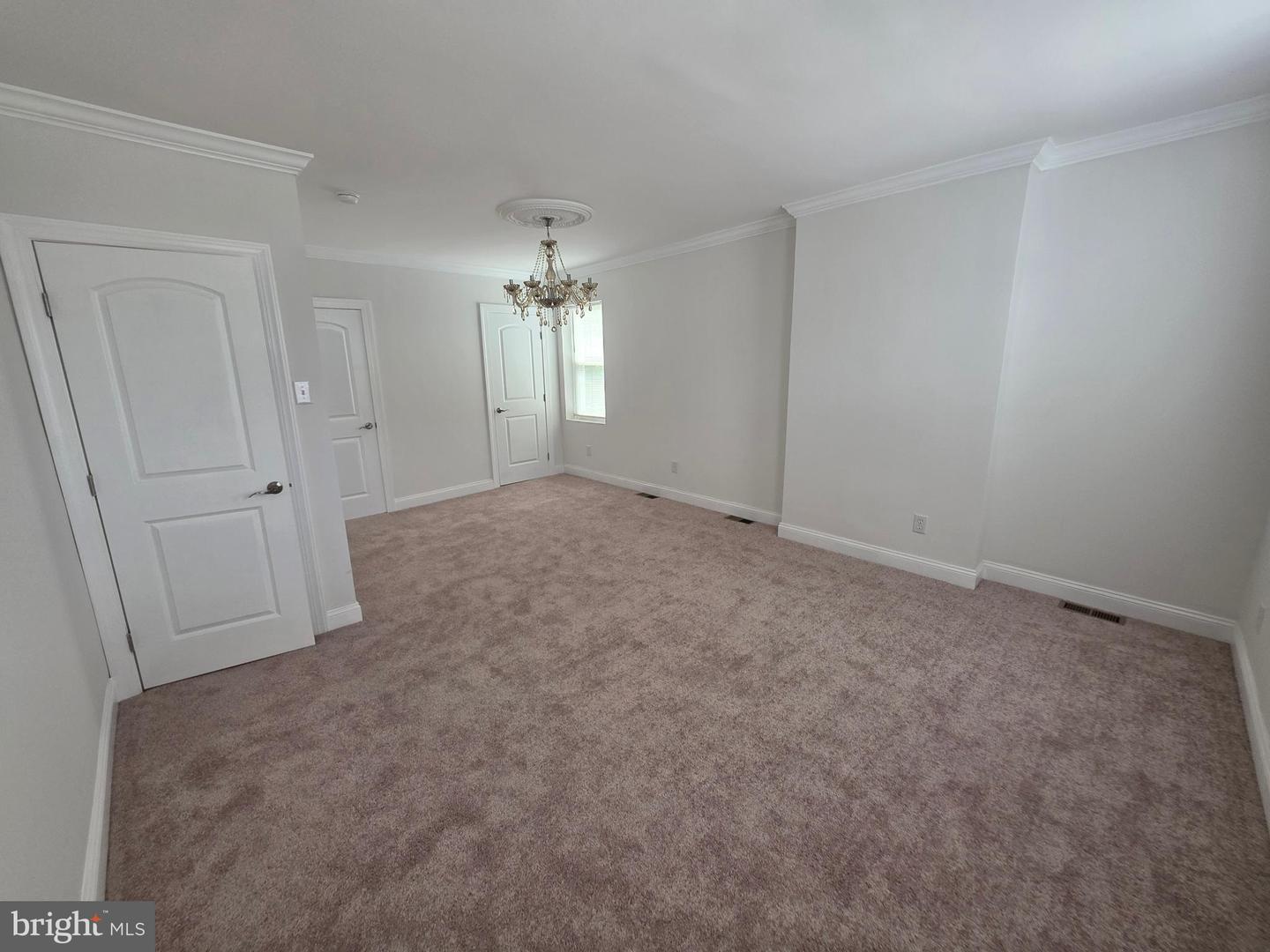 494 W King St Property Photo 15