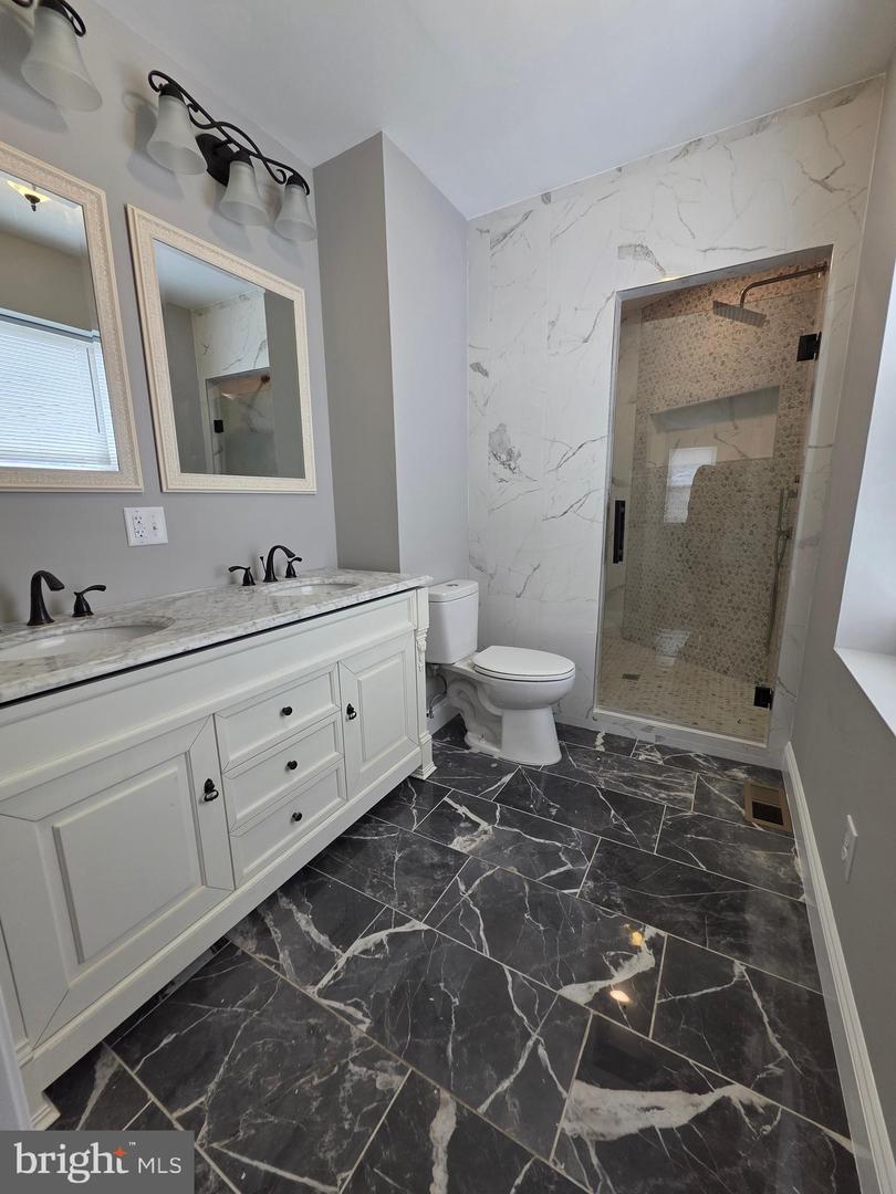 494 W King St Property Photo 16