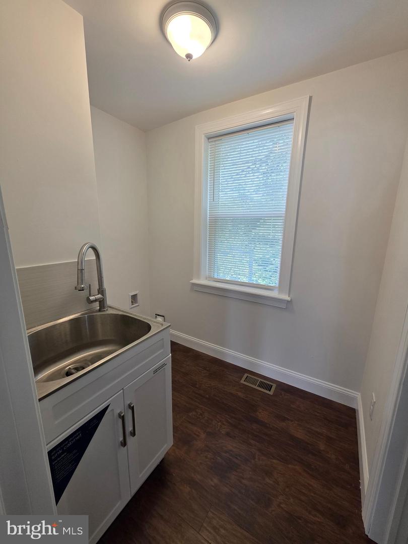 494 W King St Property Photo 27