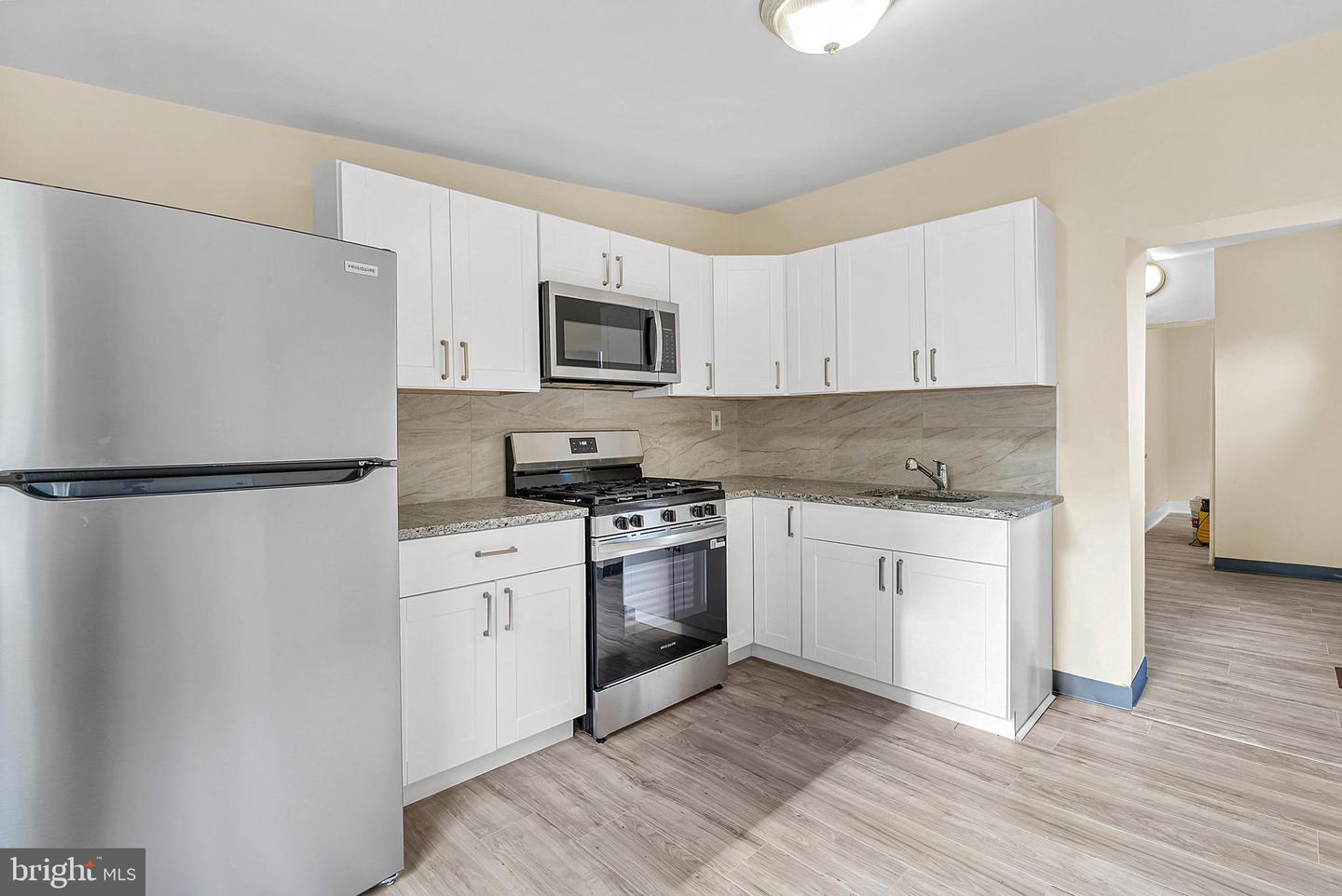 3506 N SYDENHAM ST Property Photo 1
