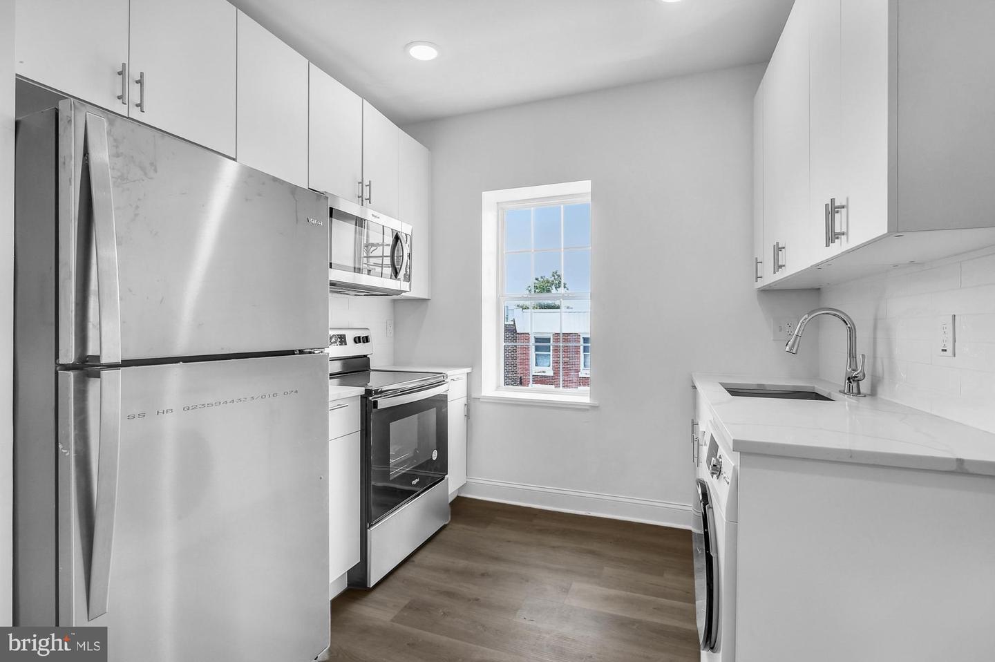 2046 E HUNTINGDON ST #3F Property Photo 1